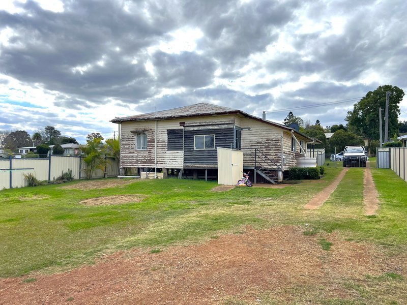 Photo - 17 Fitzroy Street, Kingaroy QLD 4610 - Image 12