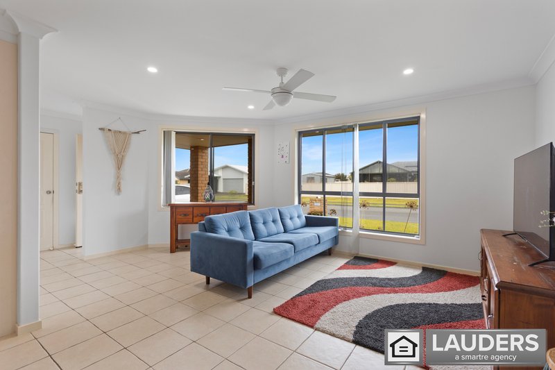 Photo - 17 Flagtail Avenue, Old Bar NSW 2430 - Image 2