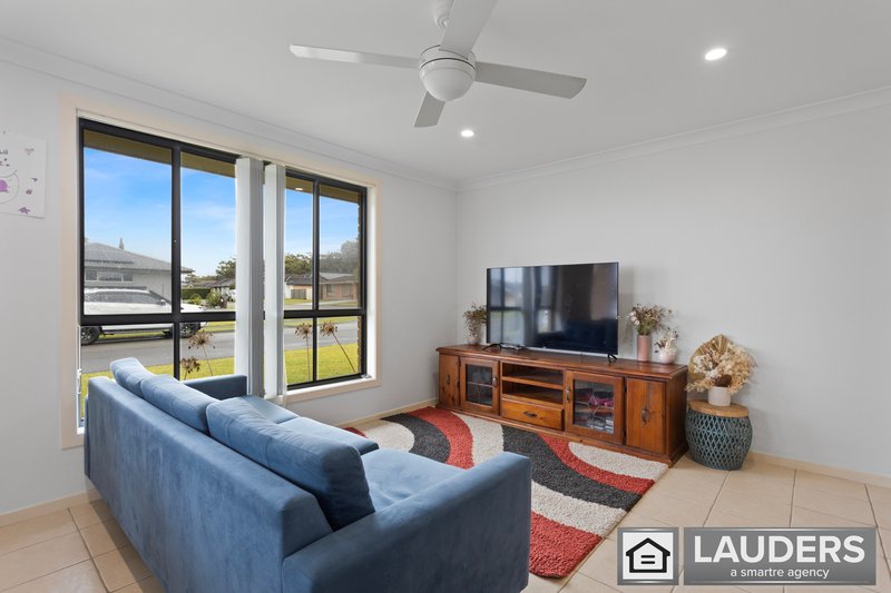 Photo - 17 Flagtail Avenue, Old Bar NSW 2430 - Image 3