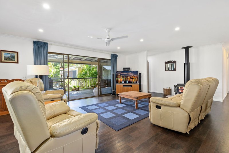 Photo - 17 Foedera Crescent, Tewantin QLD 4565 - Image 5