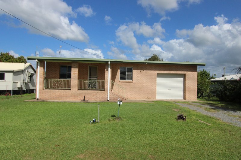 17 Fourth Street, Home Hill QLD 4806