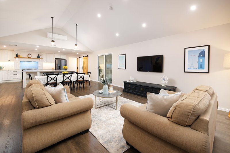 Photo - 17 Foxglove Terrace, Baranduda VIC 3691 - Image 3