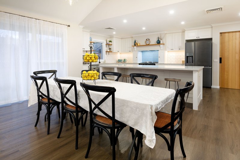 Photo - 17 Foxglove Terrace, Baranduda VIC 3691 - Image 4