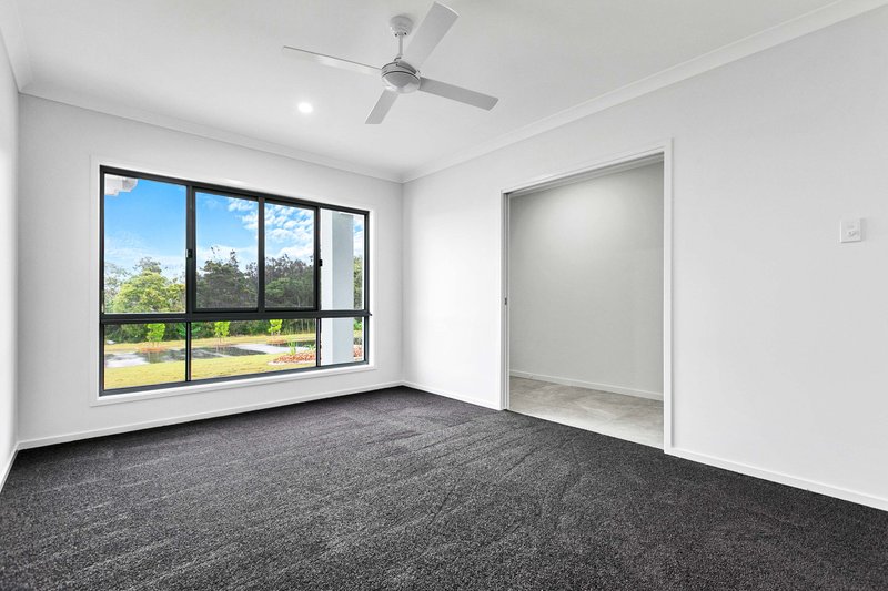 Photo - 17 Frederick Circuit, Eli Waters QLD 4655 - Image 10