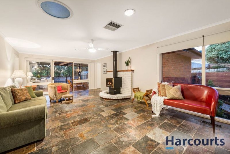 Photo - 17 Freshfield Avenue, Wantirna VIC 3152 - Image 6