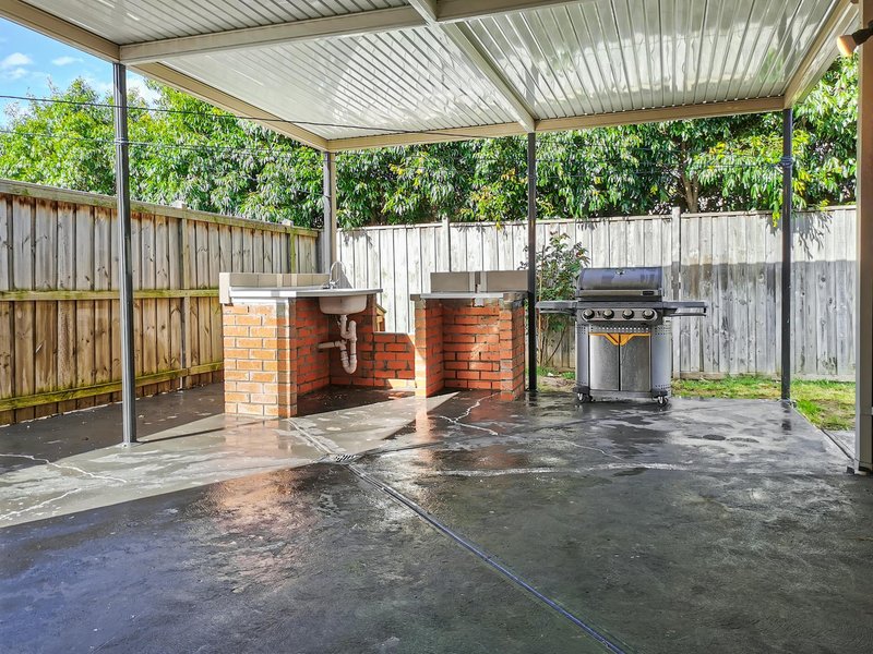 Photo - 17 Freshfields Drive, Cranbourne North VIC 3977 - Image 13