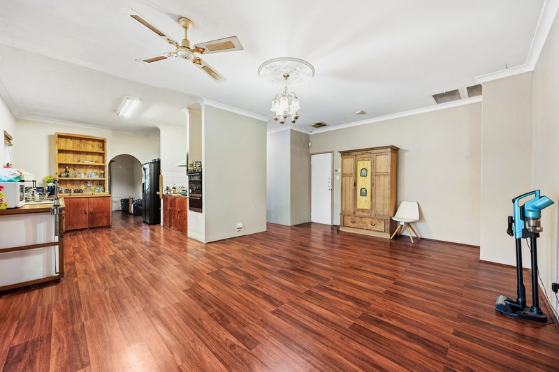 Photo - 17 Galaxy Court, Alexander Heights WA 6064 - Image 4