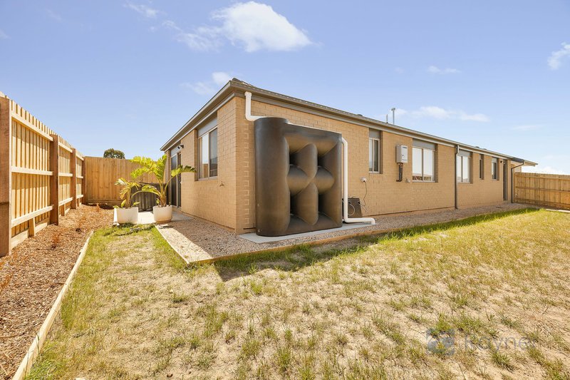 Photo - 17 Gao Circuit, Darley VIC 3340 - Image 10