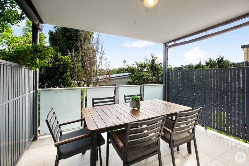 Photo - 17 Garden Terrace, Newmarket QLD 4051 - Image 9