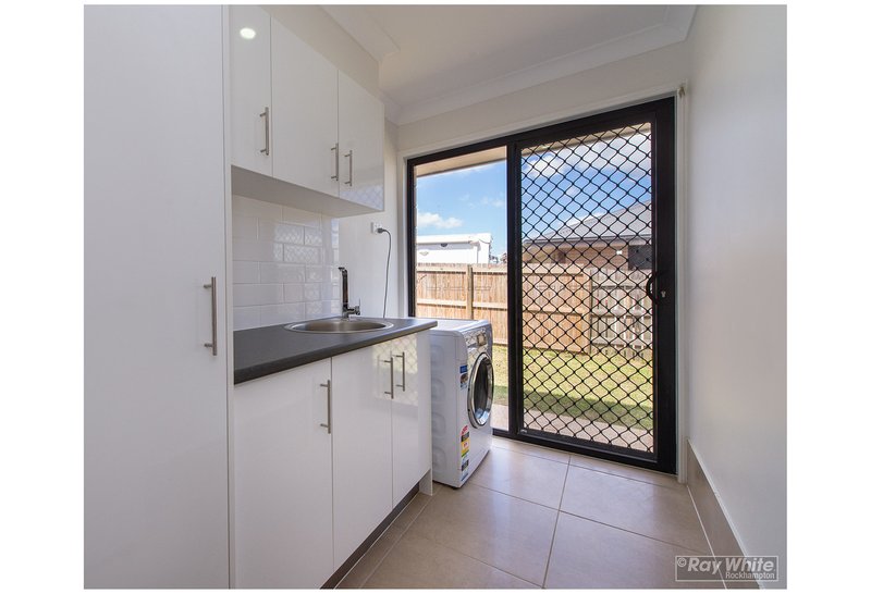 Photo - 17 Geoff Wilson Drive, Norman Gardens QLD 4701 - Image 13