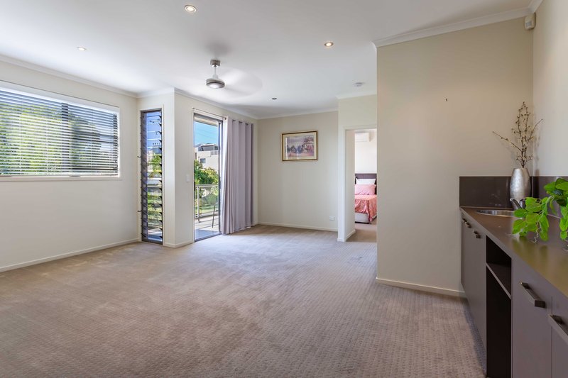 Photo - 1/7 Gibson Street, Maroochydore QLD 4558 - Image 12