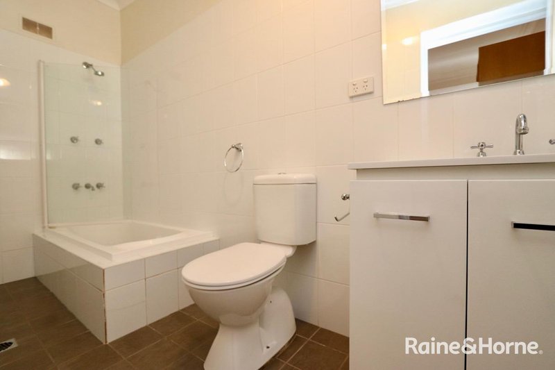 Photo - 17 Gilmour Street, Kelso NSW 2795 - Image 10