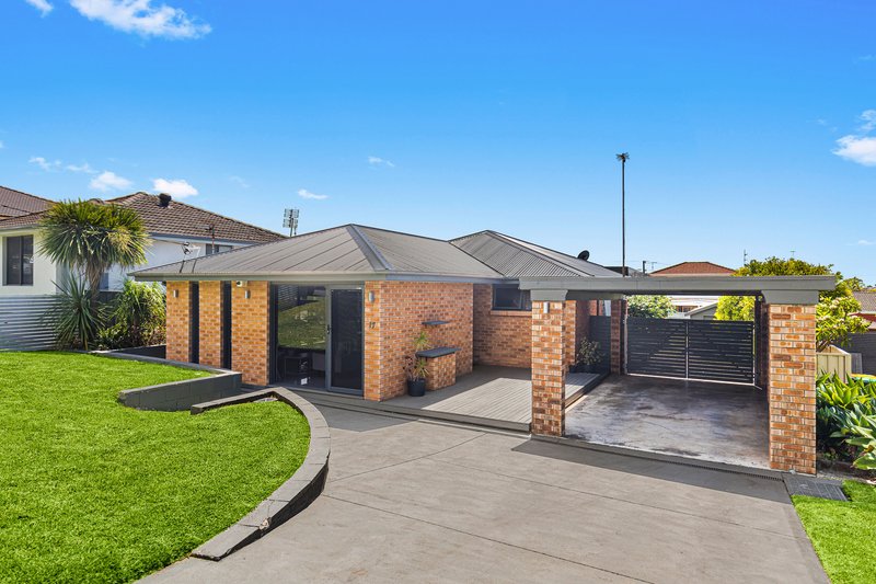 17 Gipps Crescent, Barrack Heights NSW 2528