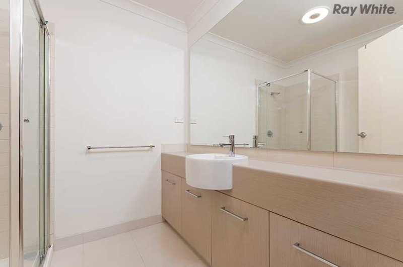 Photo - 17 Giverny Close, Burnside Heights VIC 3023 - Image 5