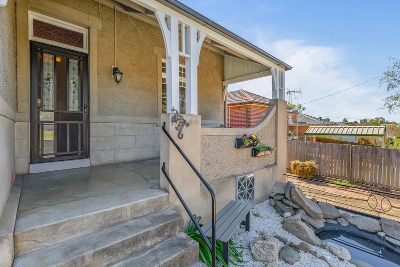 Photo - 17 Gladstone Street, Bathurst NSW 2795 - Image 2