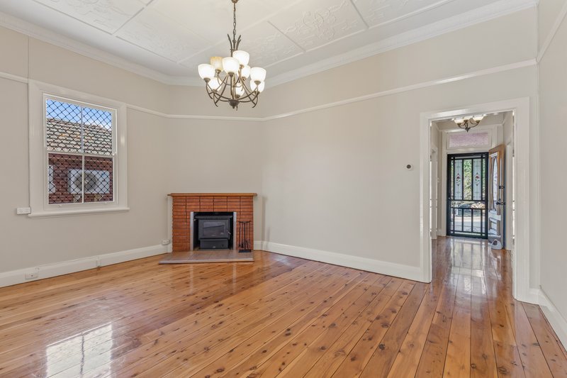 Photo - 17 Gladstone Street, Bathurst NSW 2795 - Image 5