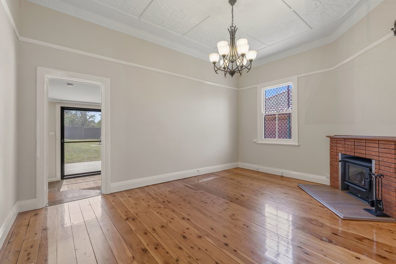 Photo - 17 Gladstone Street, Bathurst NSW 2795 - Image 6