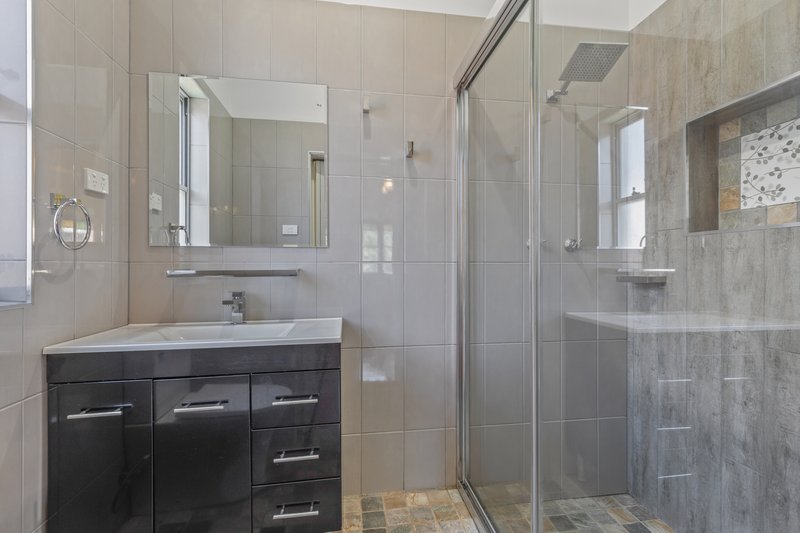 Photo - 17 Gladstone Street, Bathurst NSW 2795 - Image 8