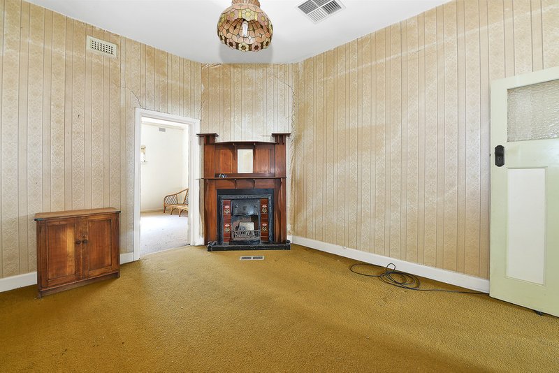 Photo - 17 Gladstone Street, Coburg VIC 3058 - Image 5