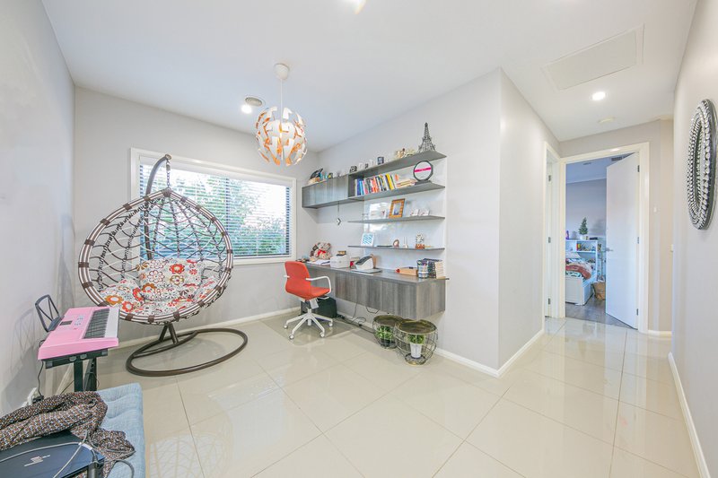 Photo - 17 Gledhill Street, Narre Warren South VIC 3805 - Image 7