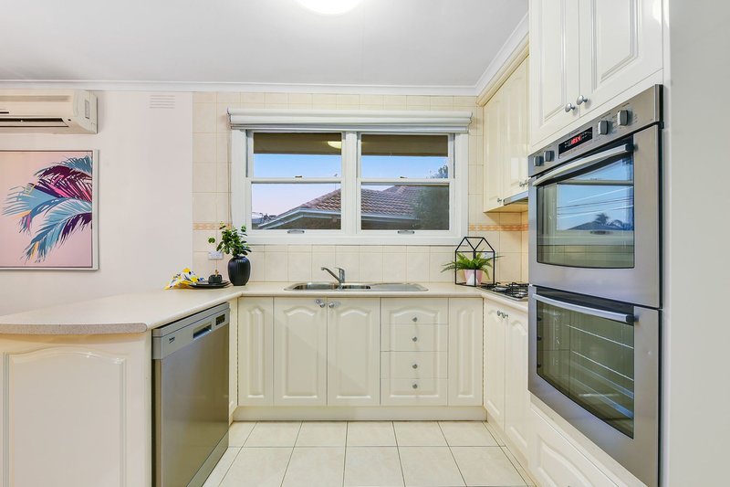 Photo - 17 Glencannon Crescent, Clayton South VIC 3169 - Image 8