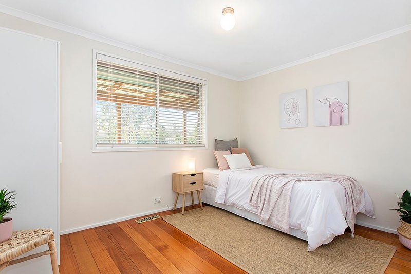 Photo - 17 Glengariff Drive, Mulgrave VIC 3170 - Image 13