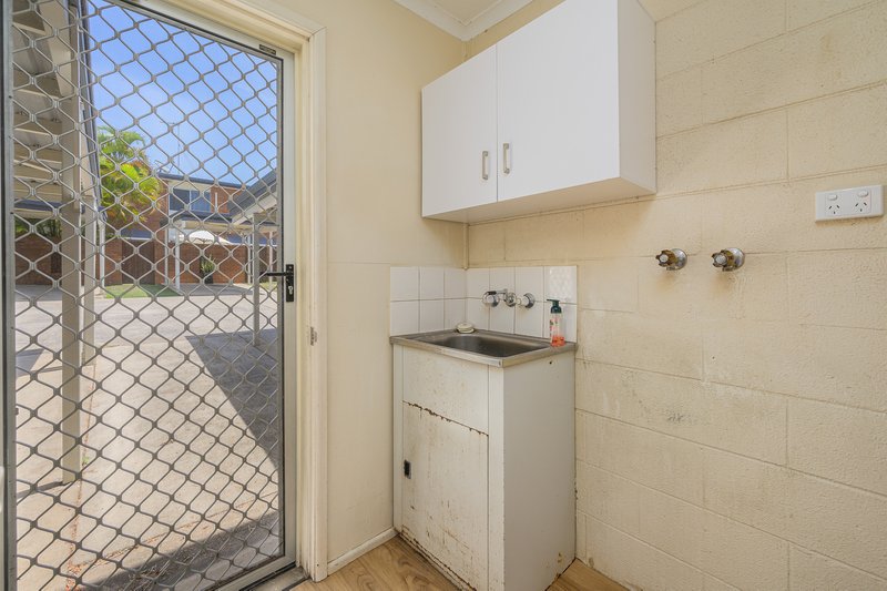 Photo - 1/7 Glenlyon Street, Gladstone Central QLD 4680 - Image 6