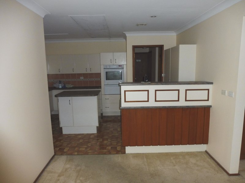 Photo - 17 Glenogle Crescent, Wallsend NSW 2287 - Image 4
