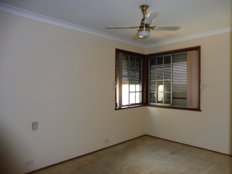 Photo - 17 Glenogle Crescent, Wallsend NSW 2287 - Image 8