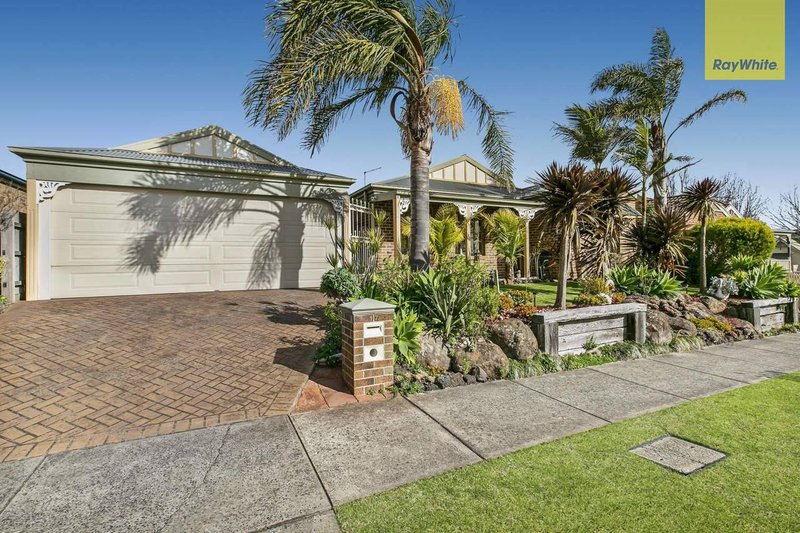 17 Glenside Walk, Berwick VIC 3806