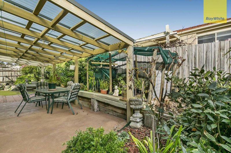 Photo - 17 Glenside Walk, Berwick VIC 3806 - Image 9