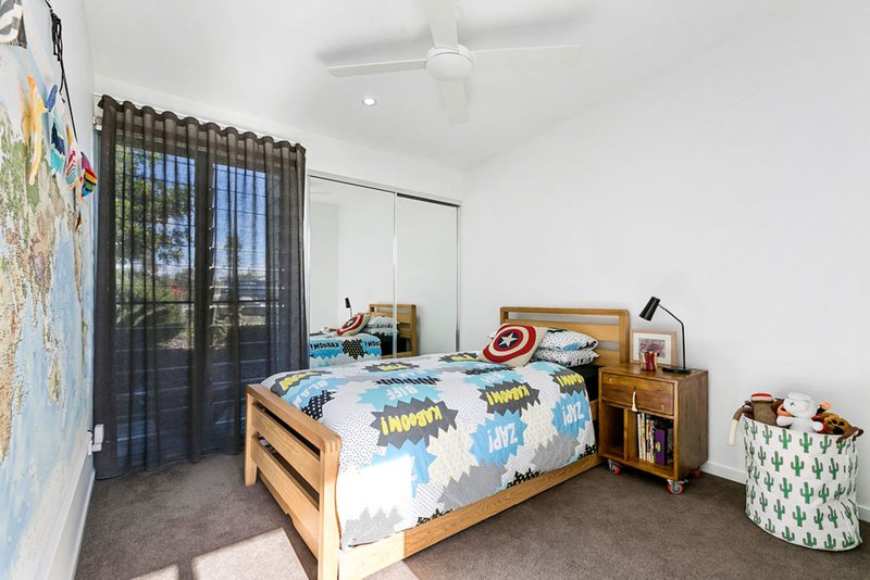 Photo - 17 Goldfinch Close, Peregian Springs QLD 4573 - Image 9