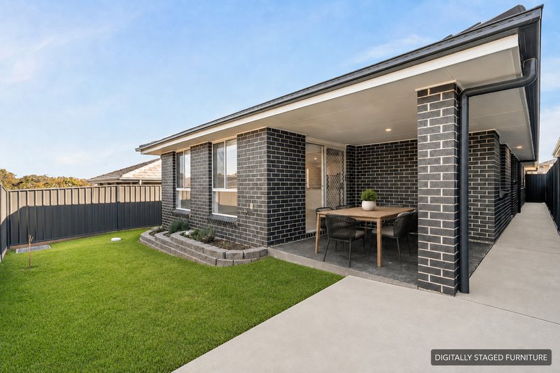 Photo - 17 Goldsmith Street, Woongarrah NSW 2259 - Image 11