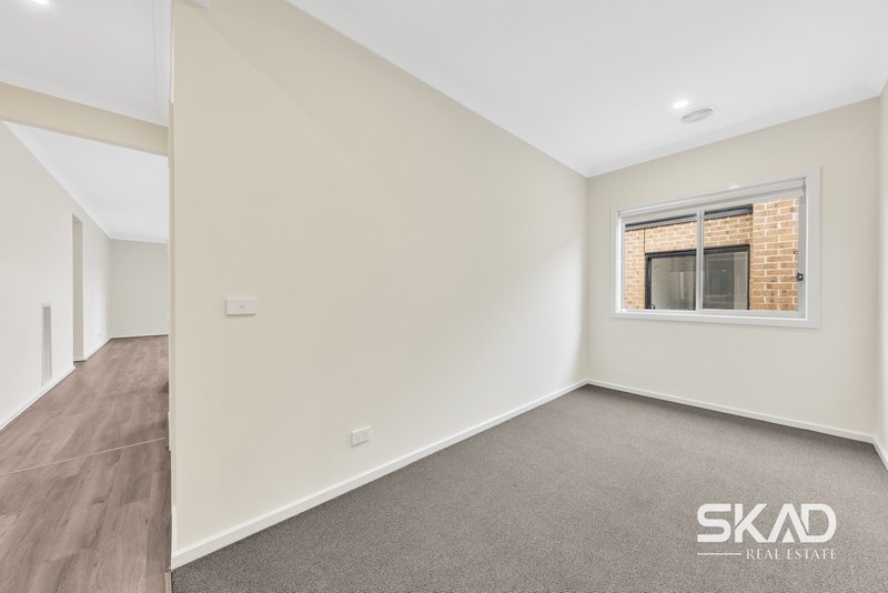 Photo - 17 Goshawk Street, Beveridge VIC 3753 - Image 11