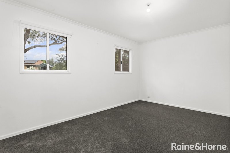 Photo - 17 Gosman Close, Oxley ACT 2903 - Image 7