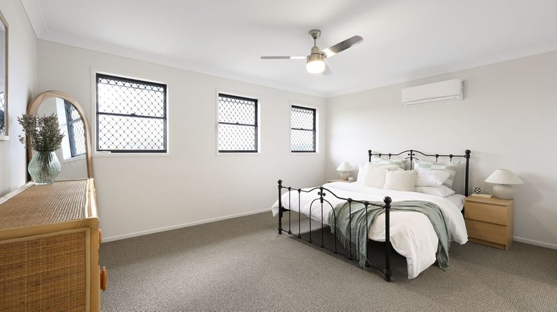 Photo - 17 Grace View Street, Darling Heights QLD 4350 - Image 12