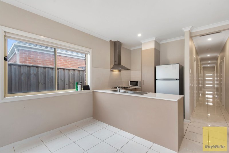 Photo - 17 Graduate Street, Truganina VIC 3029 - Image 9