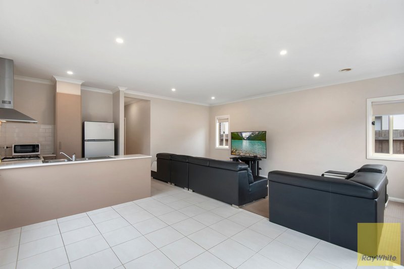 Photo - 17 Graduate Street, Truganina VIC 3029 - Image 12