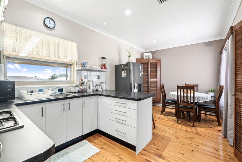 Photo - 17 Graham Avenue, Hackham SA 5163 - Image 5