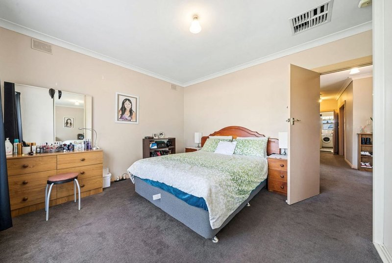 Photo - 17 Graham Avenue, Hackham SA 5163 - Image 8