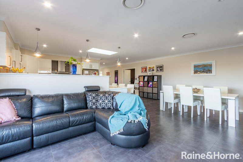 Photo - 17 Graham Drive, Kelso NSW 2795 - Image 5