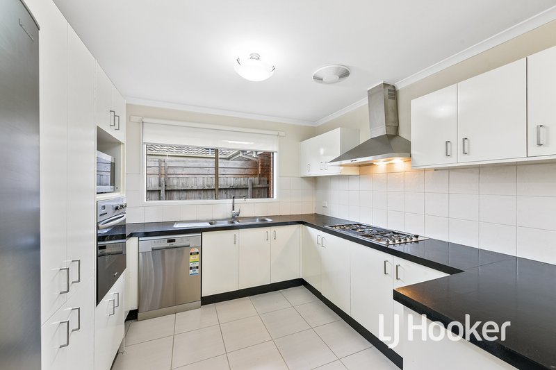 Photo - 17 Gramar Way, Hampton Park VIC 3976 - Image 2