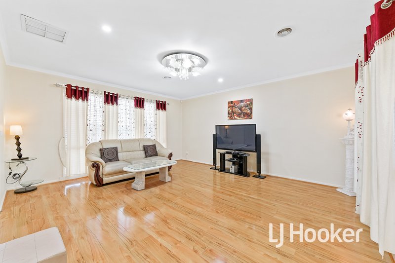 Photo - 17 Gramar Way, Hampton Park VIC 3976 - Image 3