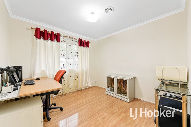 Photo - 17 Gramar Way, Hampton Park VIC 3976 - Image 6