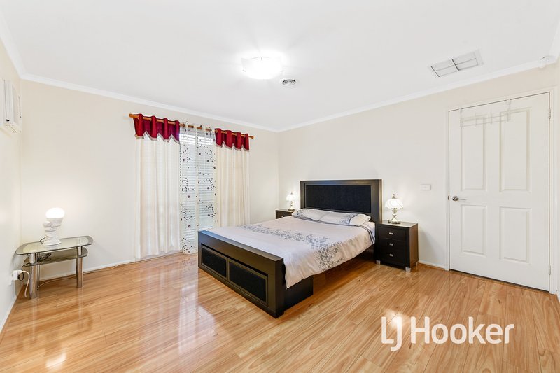 Photo - 17 Gramar Way, Hampton Park VIC 3976 - Image 9