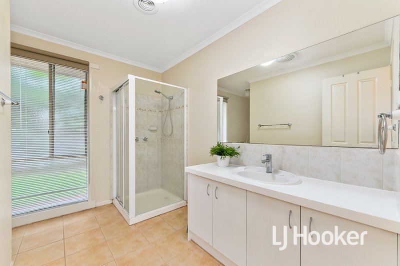 Photo - 17 Gramar Way, Hampton Park VIC 3976 - Image 11