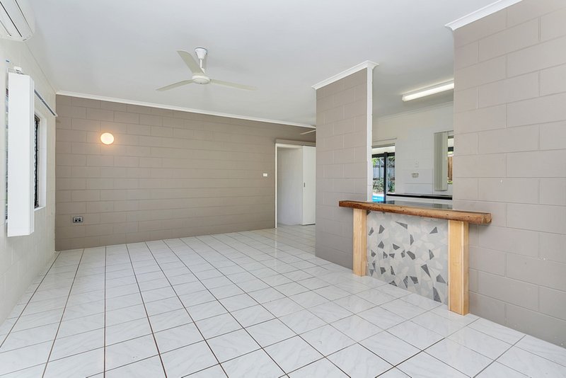 Photo - 17 Grampian Close, Smithfield QLD 4878 - Image 1