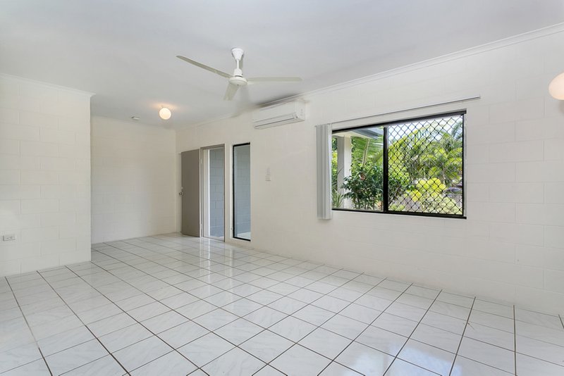 Photo - 17 Grampian Close, Smithfield QLD 4878 - Image 5