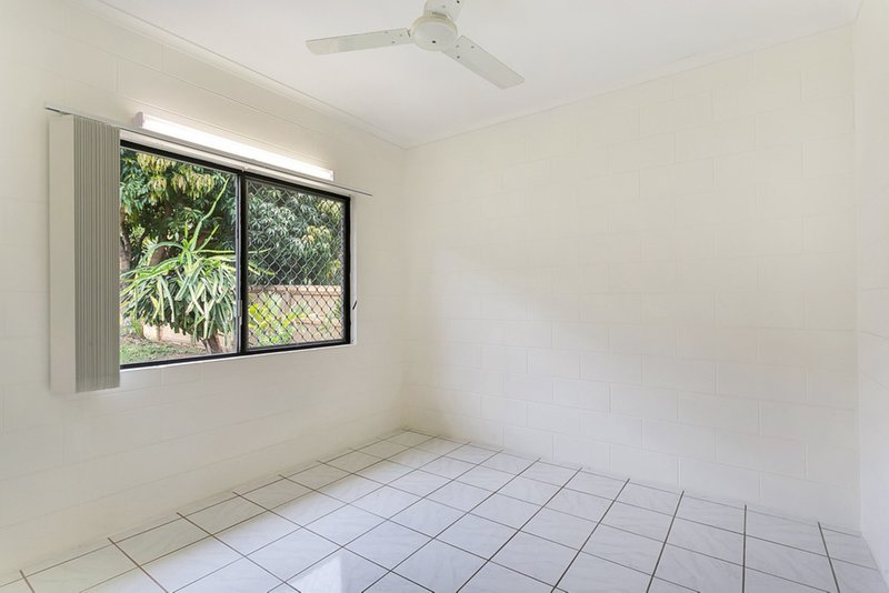 Photo - 17 Grampian Close, Smithfield QLD 4878 - Image 7