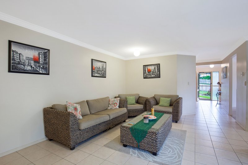 Photo - 17 Granada Drive, Eatons Hill QLD 4037 - Image 8